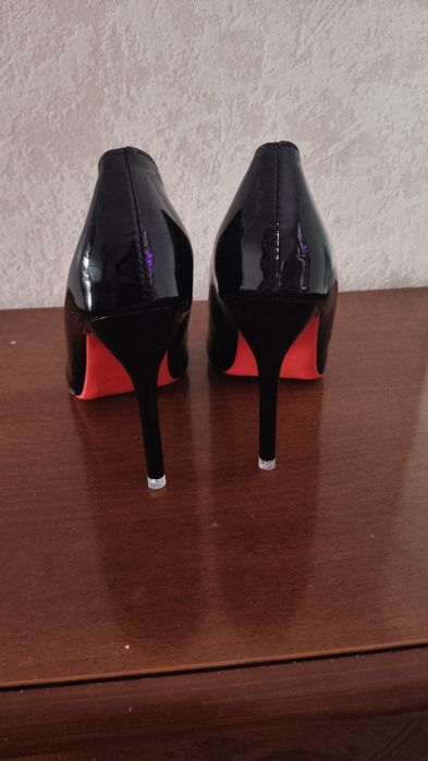 Новые туфли на каблуке