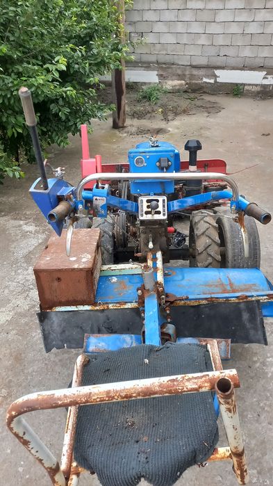 Mini traktor zubr 1100