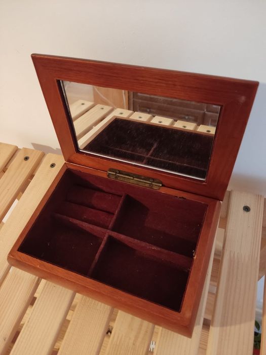 Шкатулка. Дерево. Гобелен.