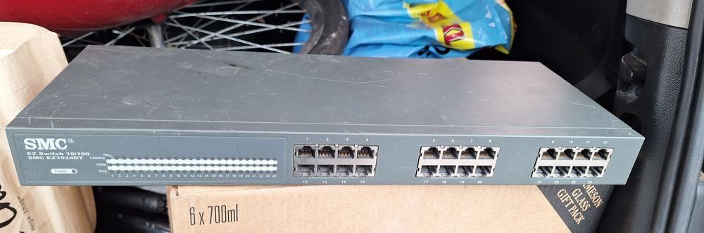 SMC 24 porturi functional