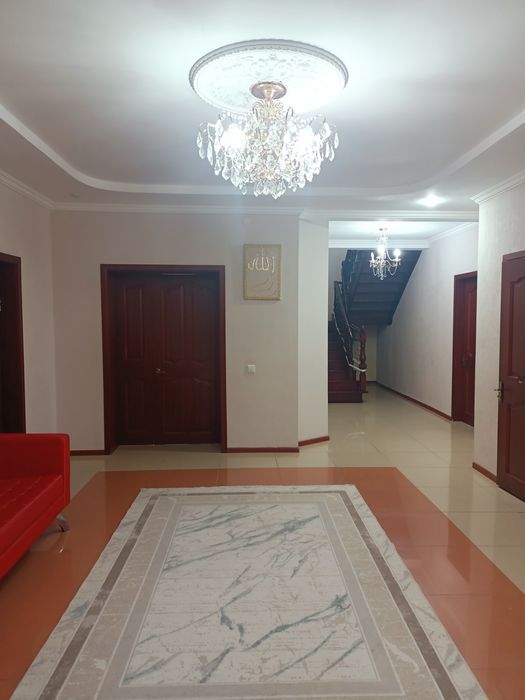 Продам коттедж в центре ( 12 микр)