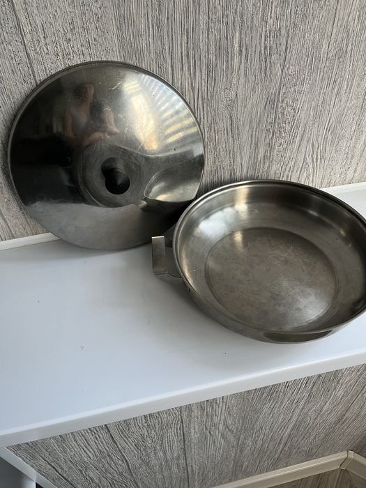 Продам сковороду .