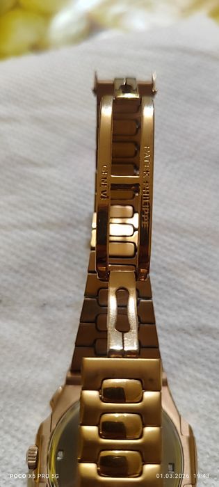 Продавам часовник патек филип