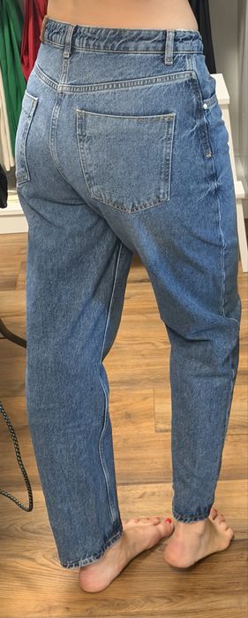 Свободен модел дънки Zara