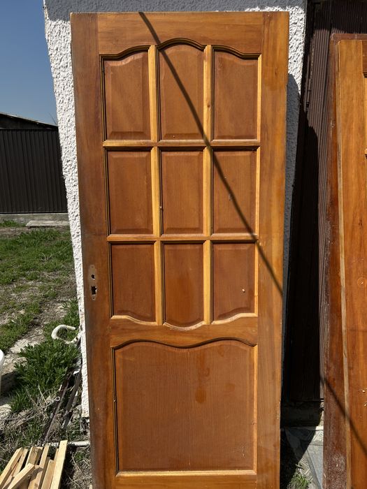 Двери деревянные межкомнатные