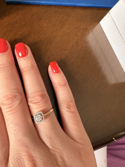 Продам золотое кольцо , серьги