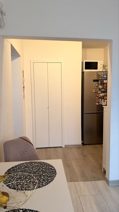 Vand apartament 2 camere Victor Babes
