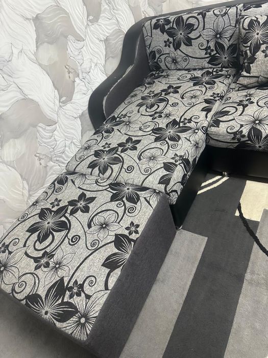 Продам угловой модульный диван