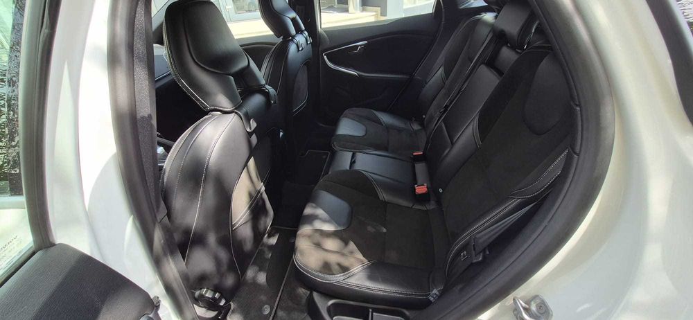 VOLVO V40 AF 2015