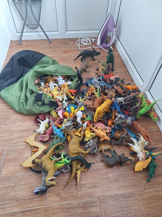 Dinozauri animale salbatice domestice