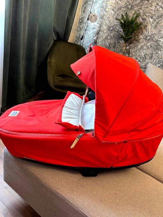 НОВ кош за новородено Cybex Priam 4 с чанта и дъждобран