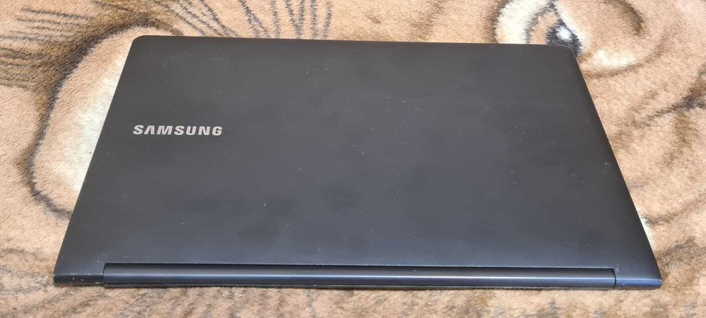 Dezmembrez laptop Samsung 900X,placa baza functionala cu I7-3537U