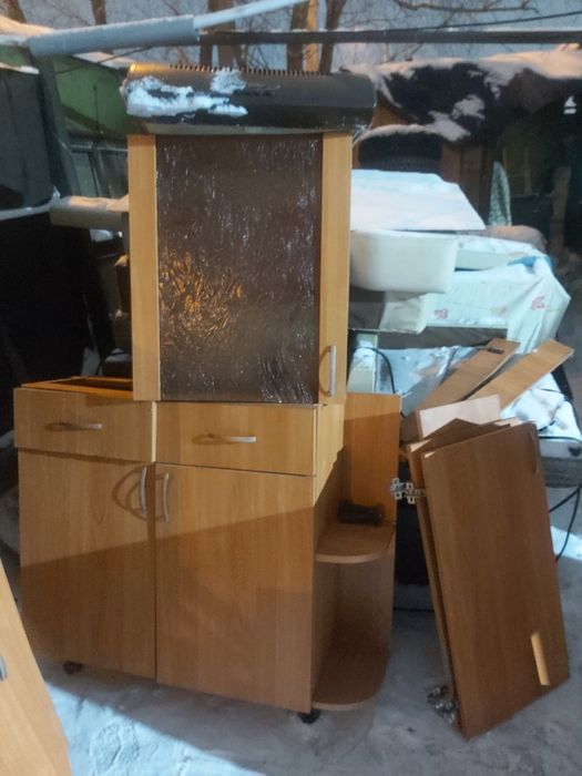 Продам кухню хорошую угловая