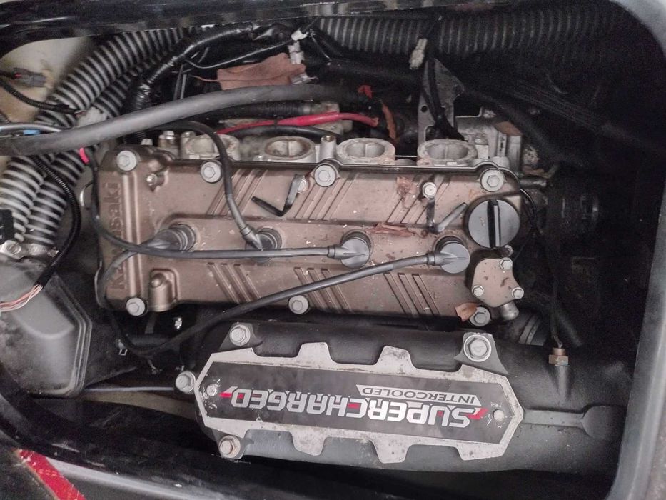 Джет Кавазаки 300 HP + Ямаха & 175 HP Меркурий двигател