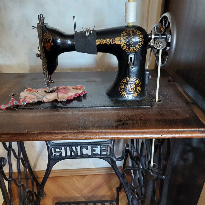 Швейная машина Зингер