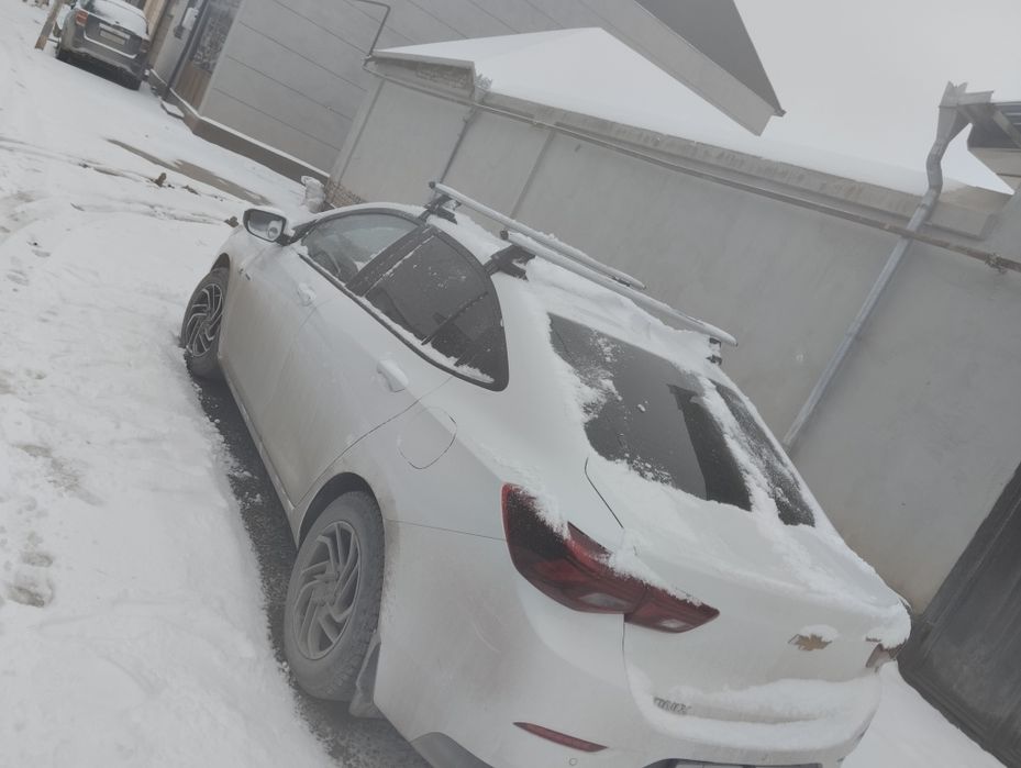 onix сотилади холати яхши 20100 юргани