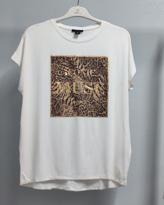 Дамски тениски от мека и дишаща материя