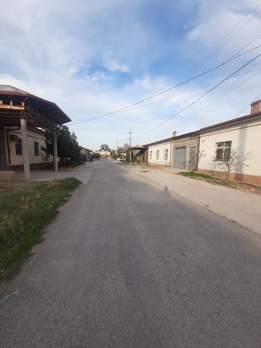 Namunali uy 6 sot 5 xona kanalizatsiya bor