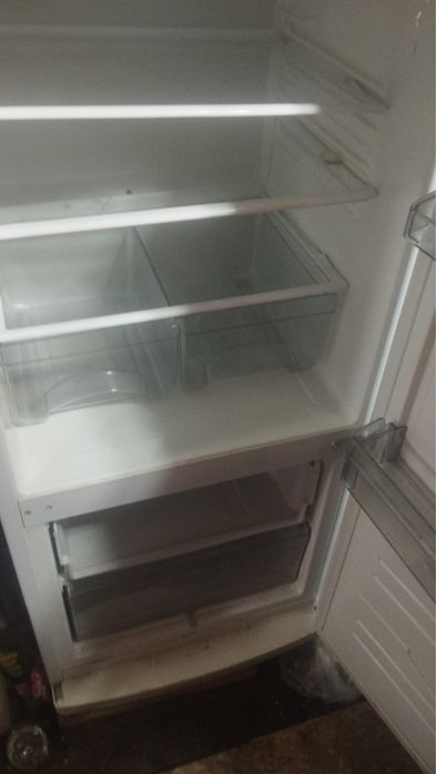 Холодильник в хорошем состояние