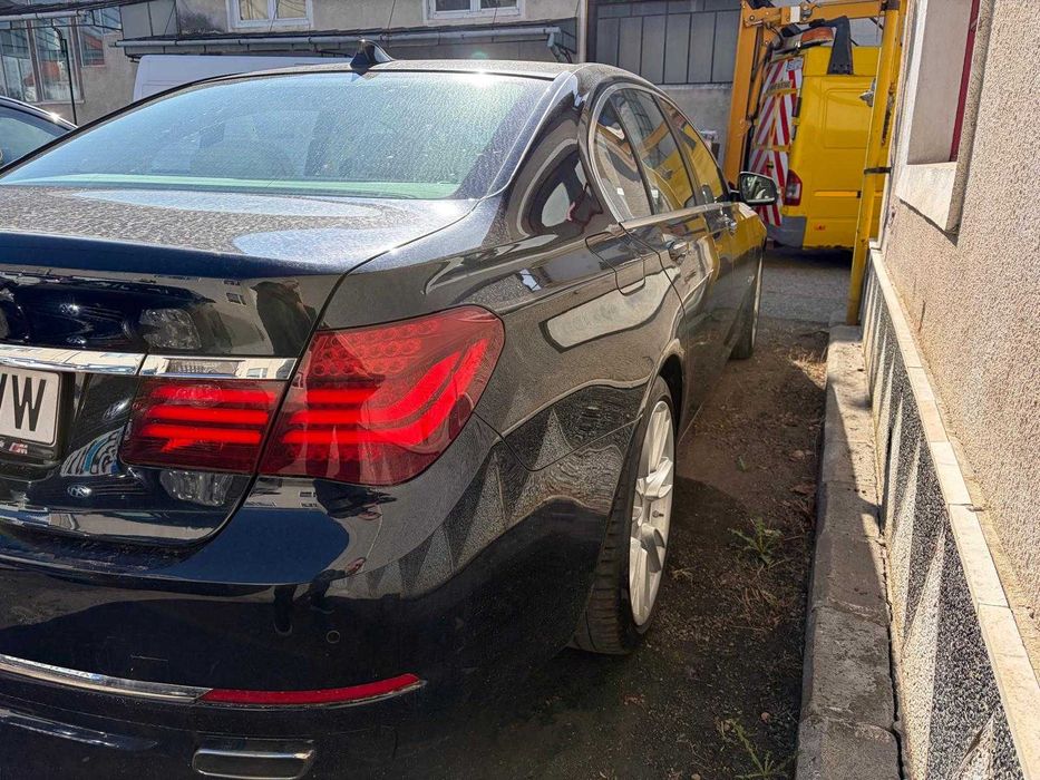 BMW Seria 7 2015 — imagine 2
