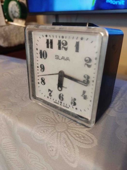 будилници руски работят