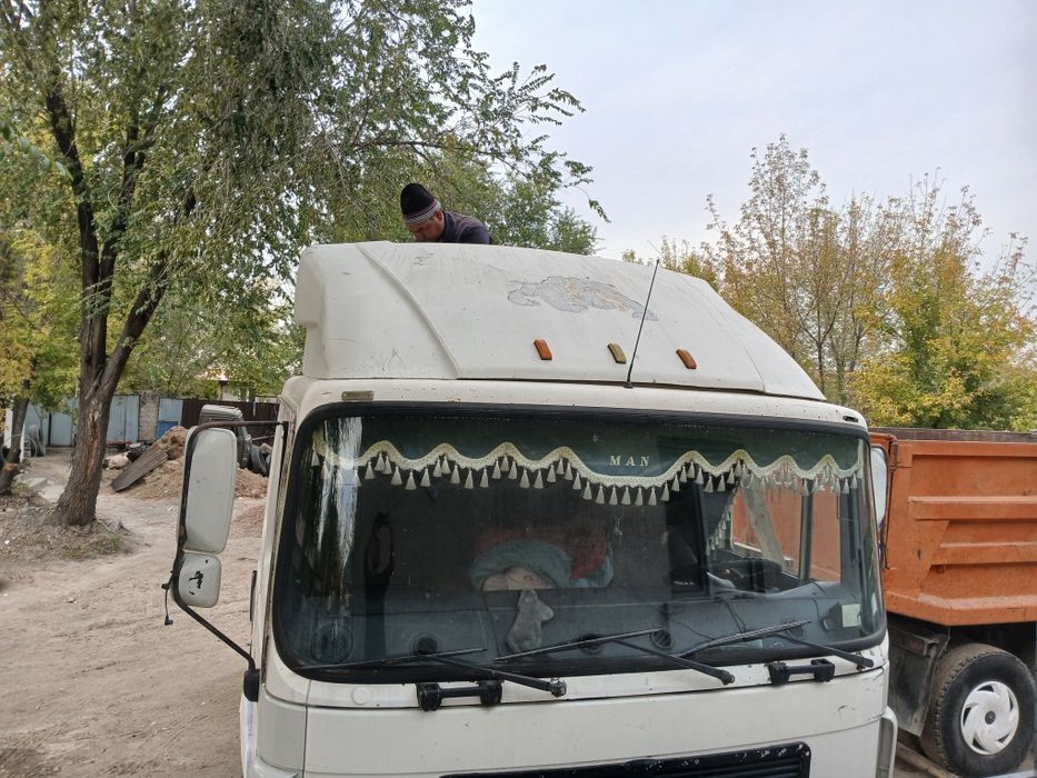 Козырёк на MAN..