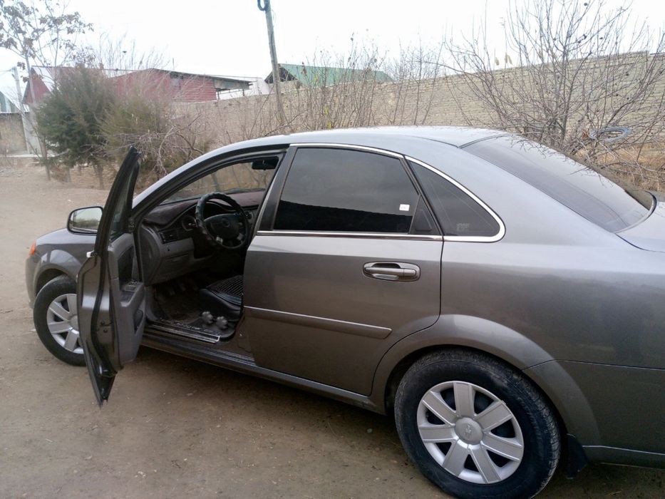 Lasetti sotiladi bir qol minilgan