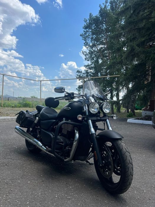Продам мотоцикл Triumph Thunderbird Storm