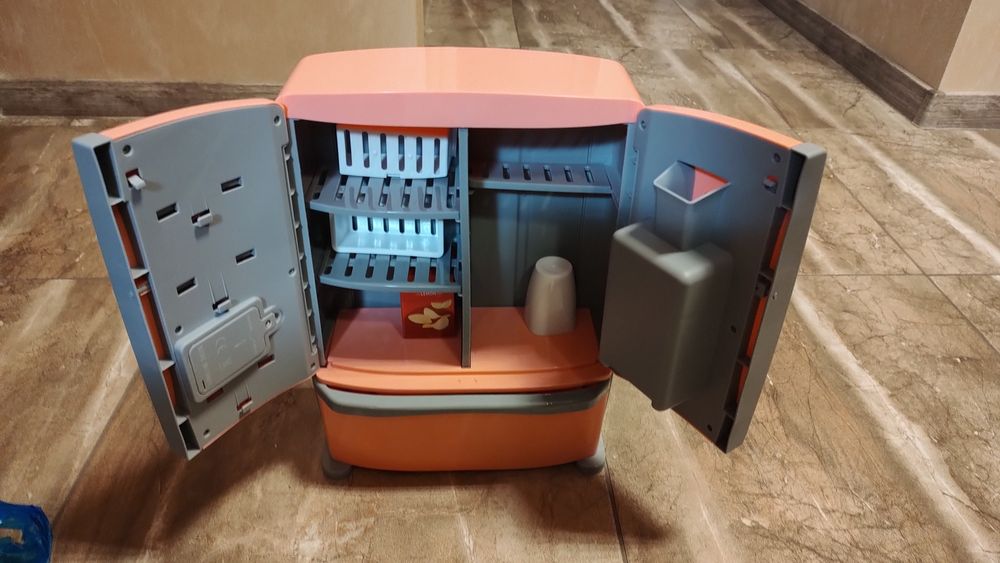 Детски хладилник.