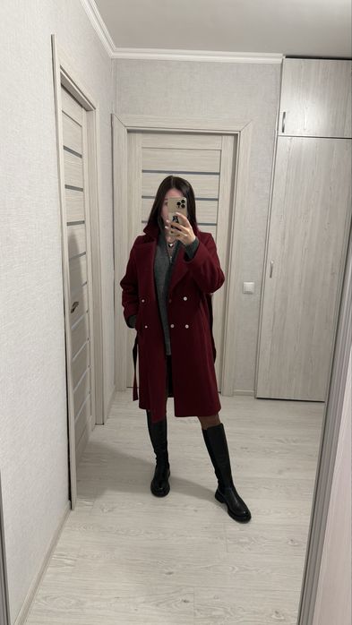 Продам 3 пальто и 1 тренч