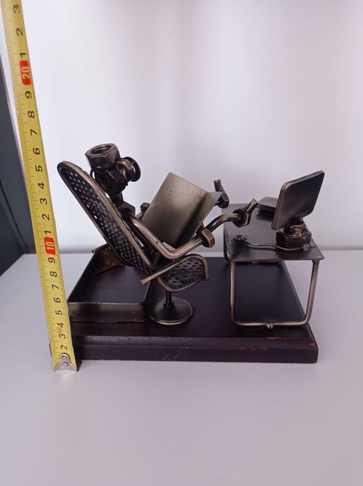 Vand Statueta Metalica de Birou