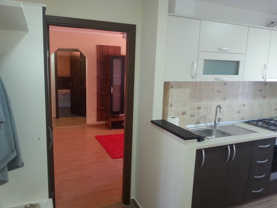 Inchiriez 2 camere in Zamca complet mobilat-utilat