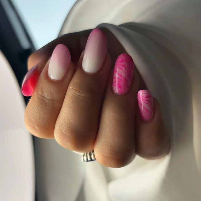 Manichiura/unghii gel/semi/pedi/pensat la locatie sau la domiciliu dv.