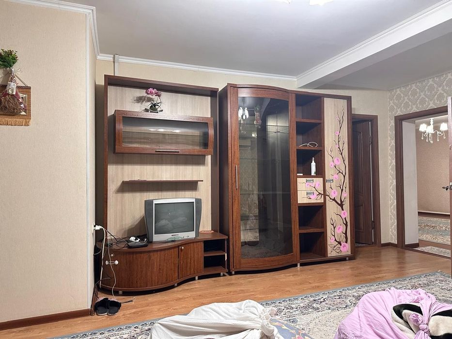 Продаю сервант, б/у