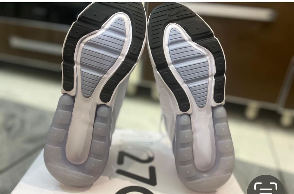 Кроссовки Nike Air Max 270
