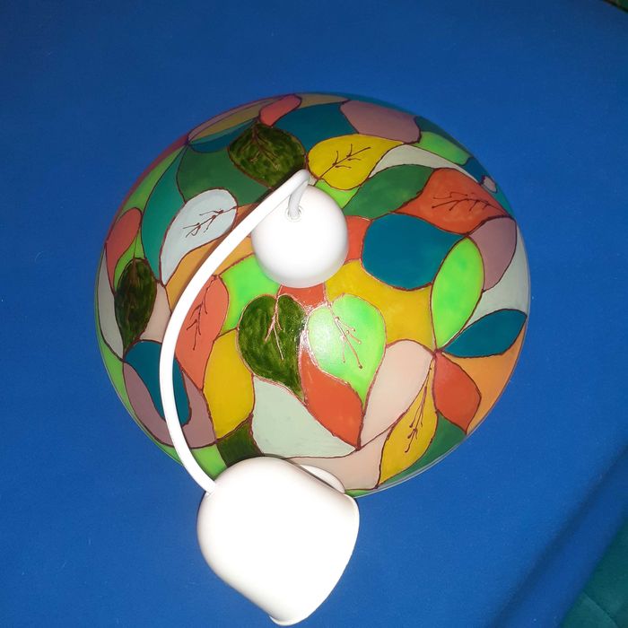 Lampă pictată manual