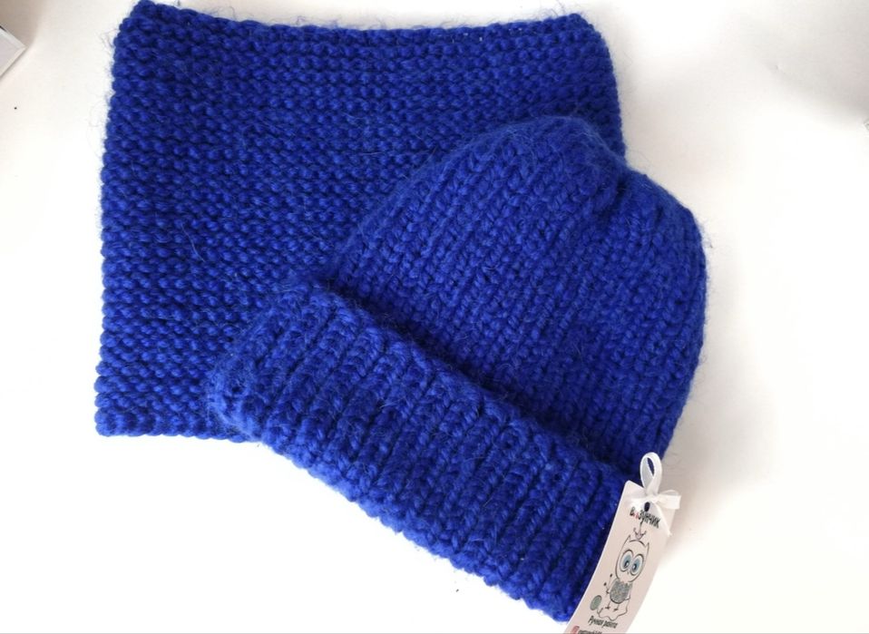 Продам куртки и шапки