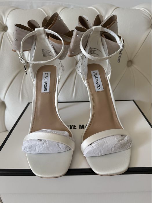 Бели токчета Steve Madden