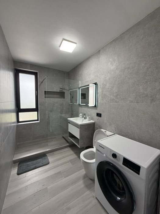 Închiriez apartament