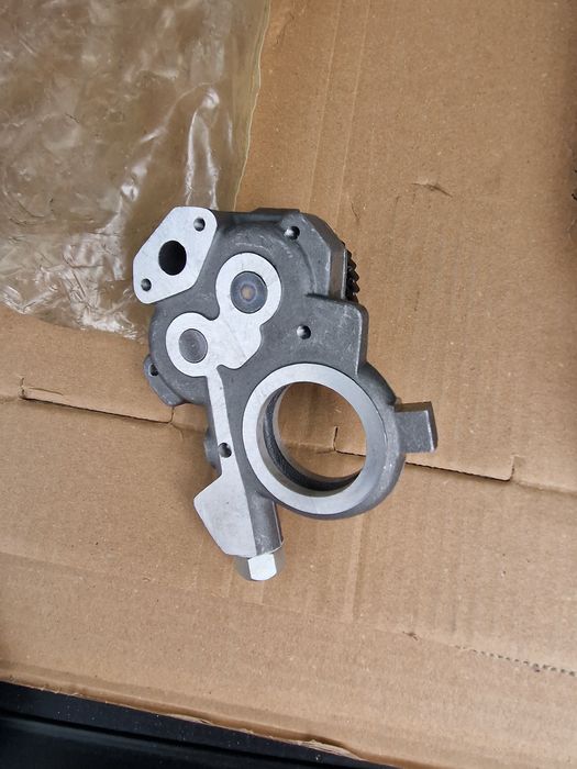 Pompa ulei tractor fiat 211 215 import Italia noua preț 1650  lei se p