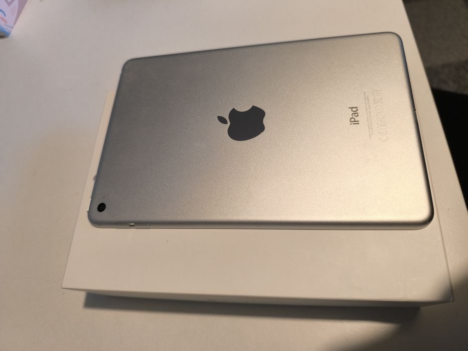 2 бр. iPad 4 mini розов и сив