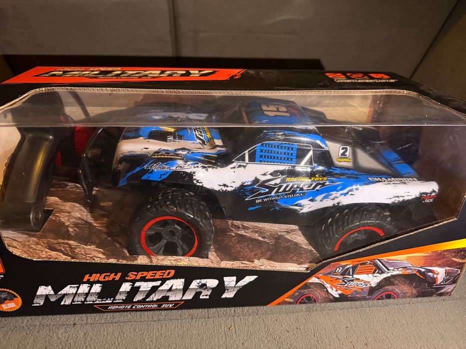 Masina cu telecomanda