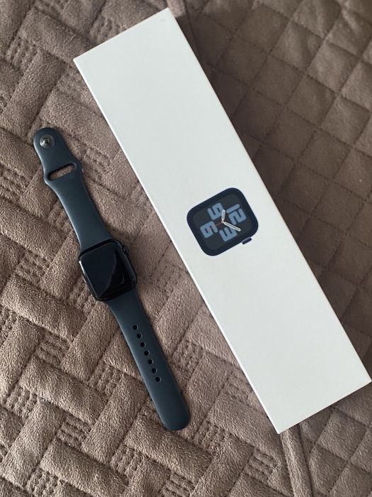 продам apple watch se 2