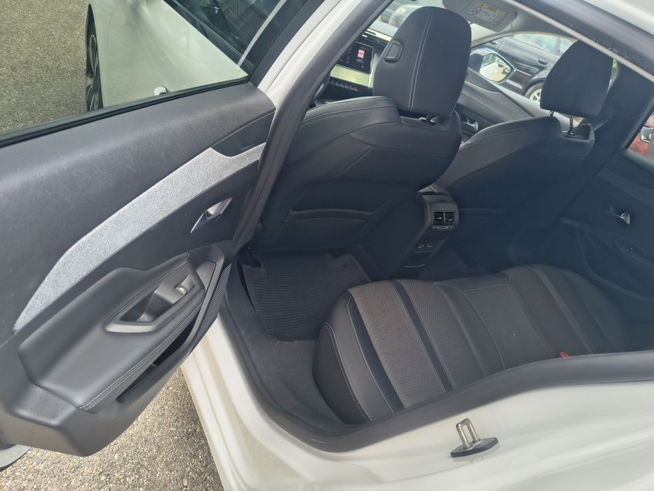 Vând Peugeot 308
