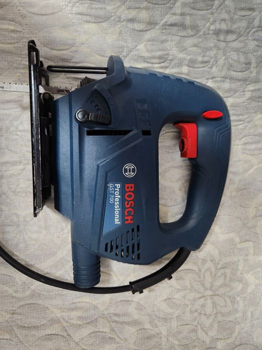 Продаётся лобзик Bosch