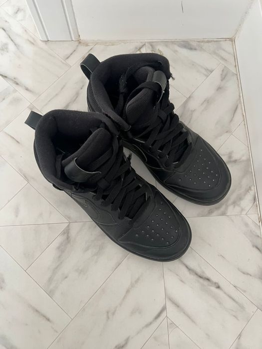 Продам оригинальные кроссовки Найк!