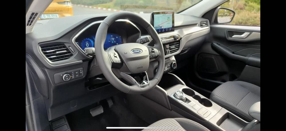 Vând Ford Kuga 5 usi Titanium 2.5 Duratec FHEV 190 CP AT AWD