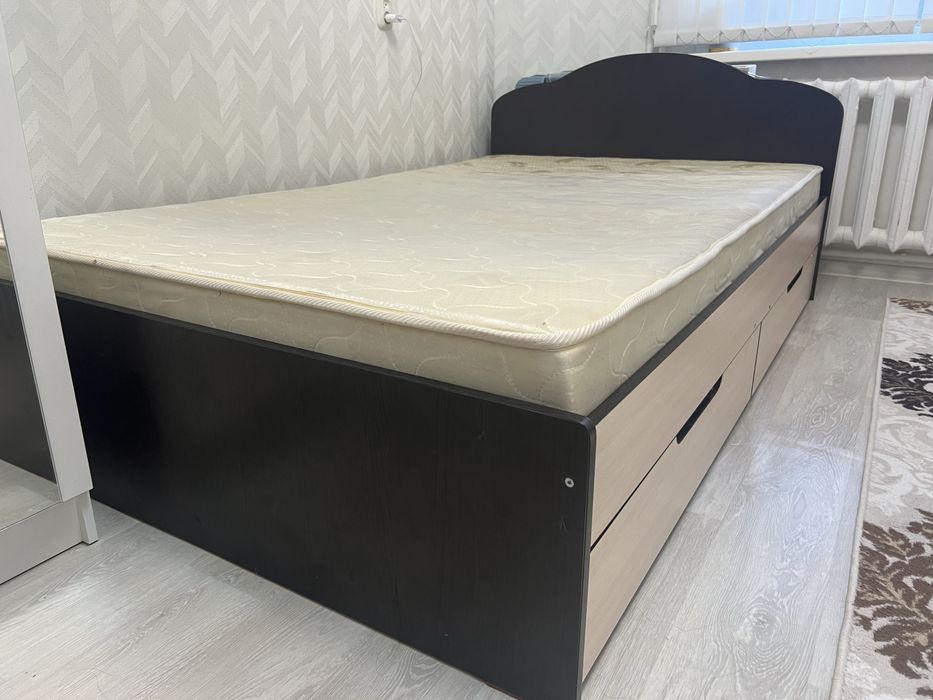 Кровать спальня