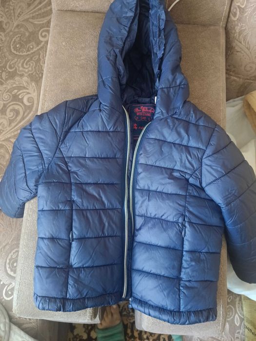 Продам детские куртки