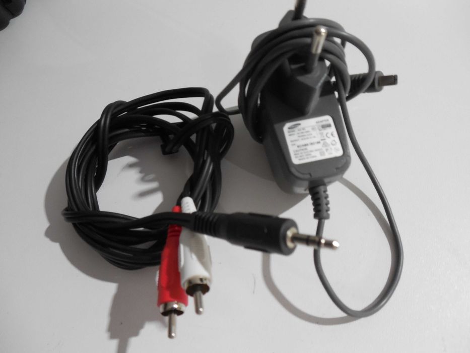Vand camera digitala MiniDV Samsung VP-D371W cu incarcator si cablu AV